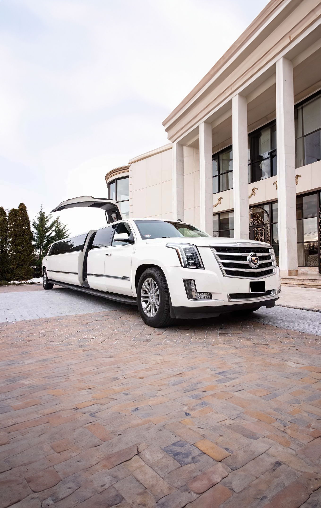 CadillacEscalade limo